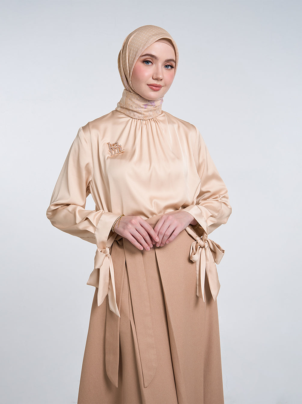 ARUNA GATHERED NECK TOP PLAIN CASHMERE