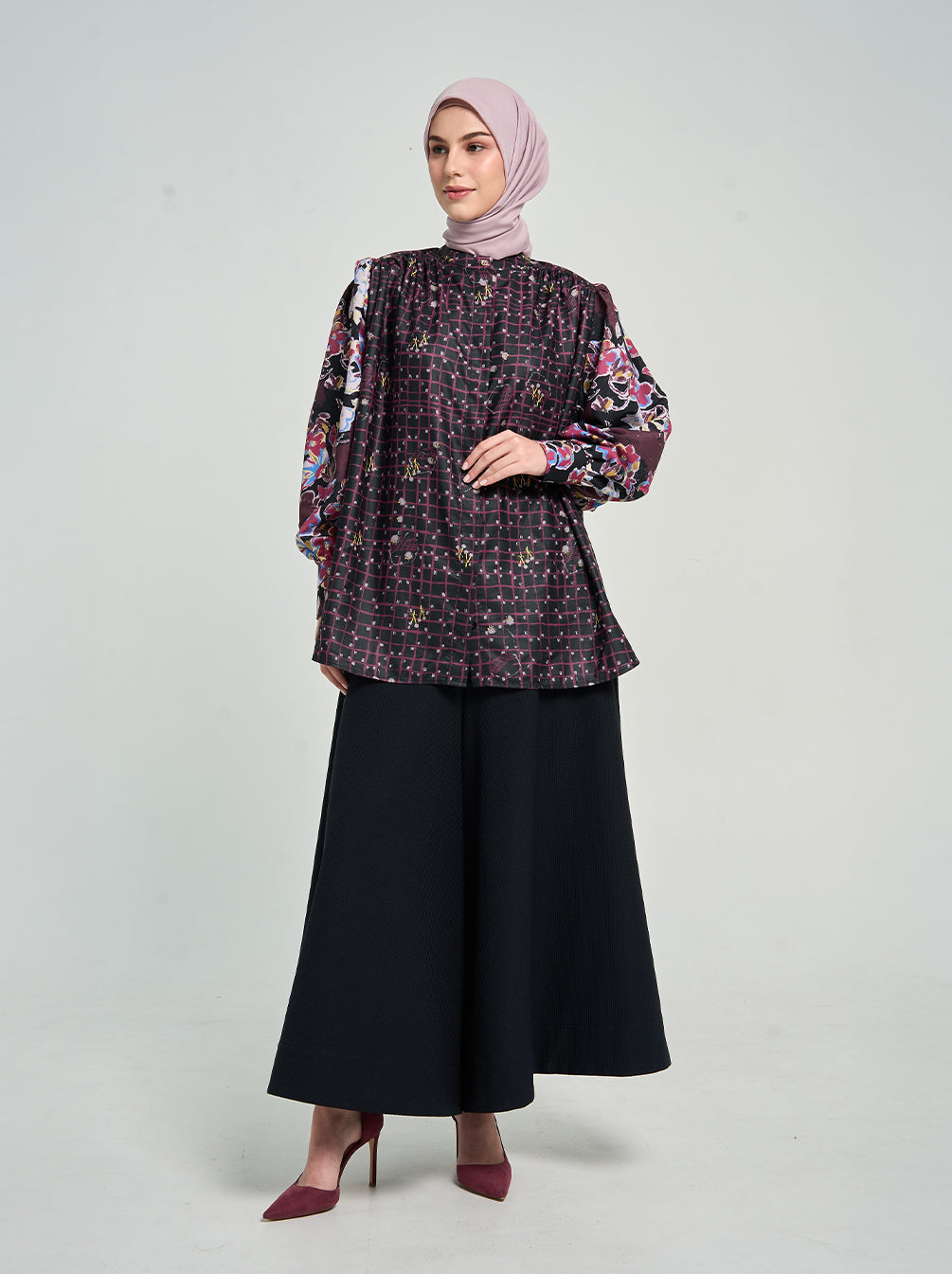 SARA PUFF SLEEVE TOP BLACK BURGUNDY