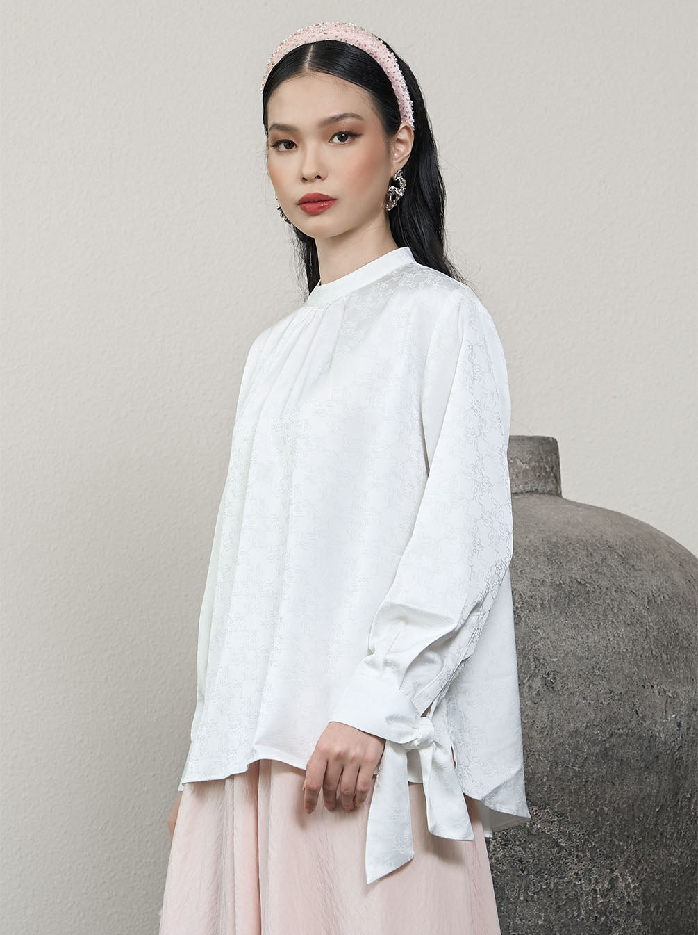 ARUNA GATHERED NECK TOP WHITE