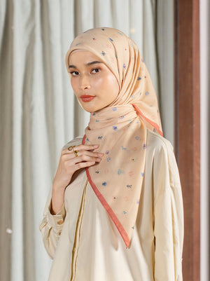 KROMA SISSU SIGNATURE SCARF BUTTER