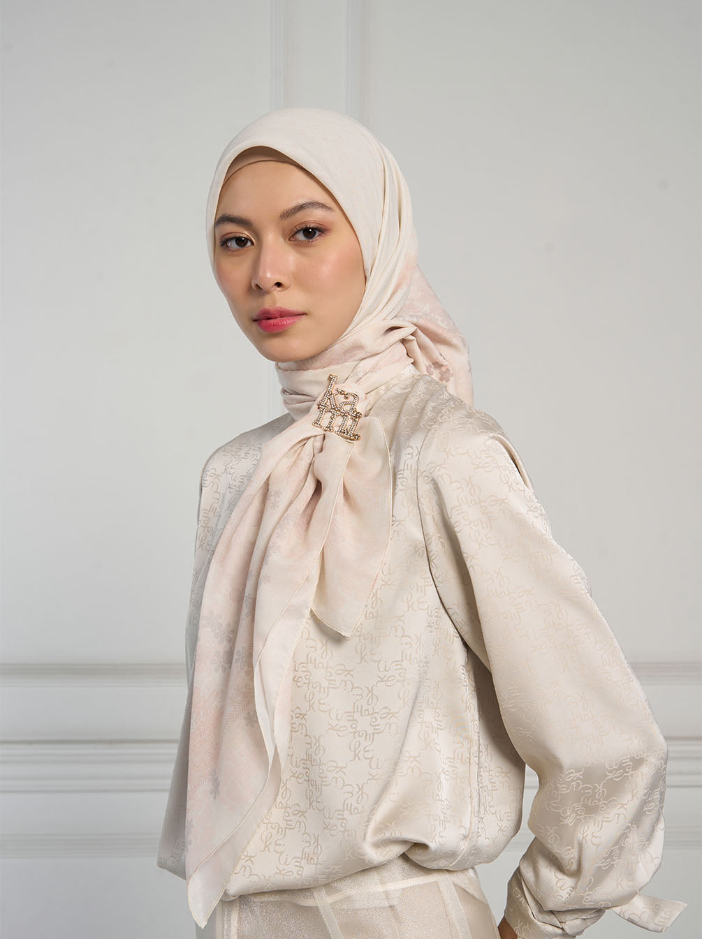 NABARI SIGNATURE SCARF WARM BEIGE