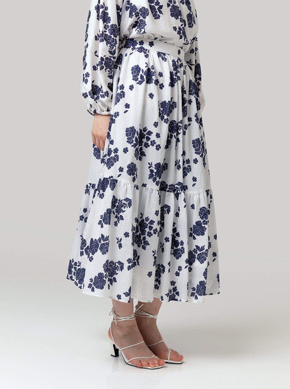 XYLA TIERED SKIRT WHITE NAVY