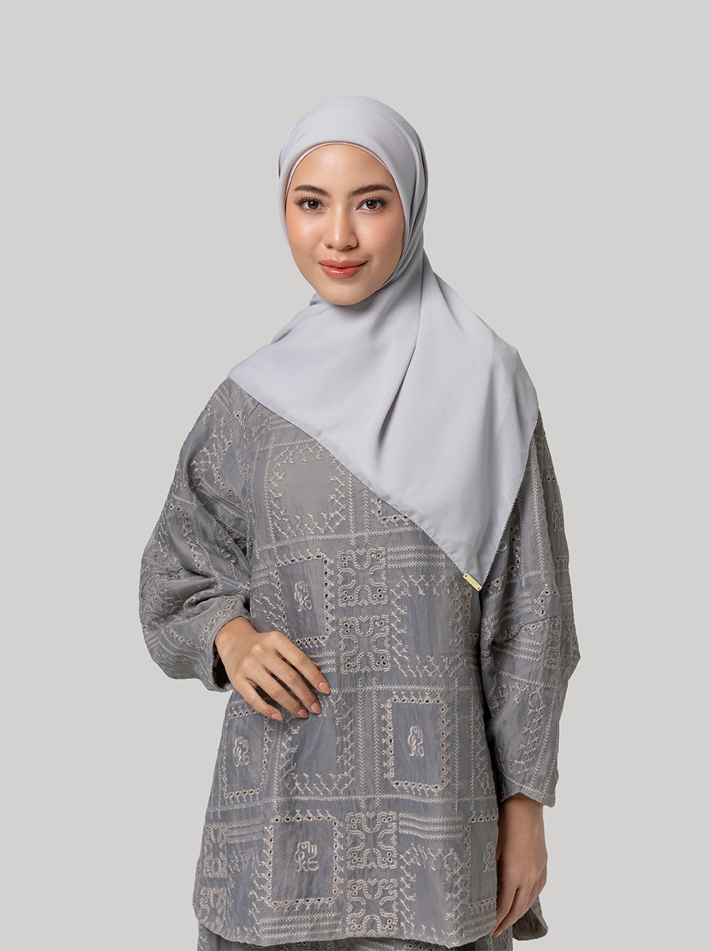 C.A.L.M SCARF PLAIN SOFT GREY