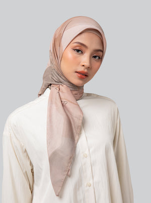 REVERIE SIGNATURE SCARF PECAN