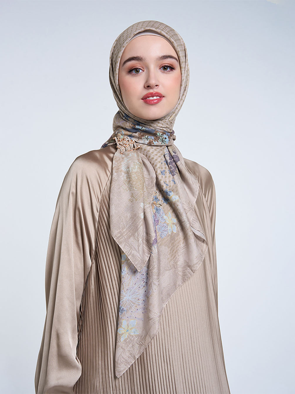 CEDARRA SIGNATURE SCARF CAMEL