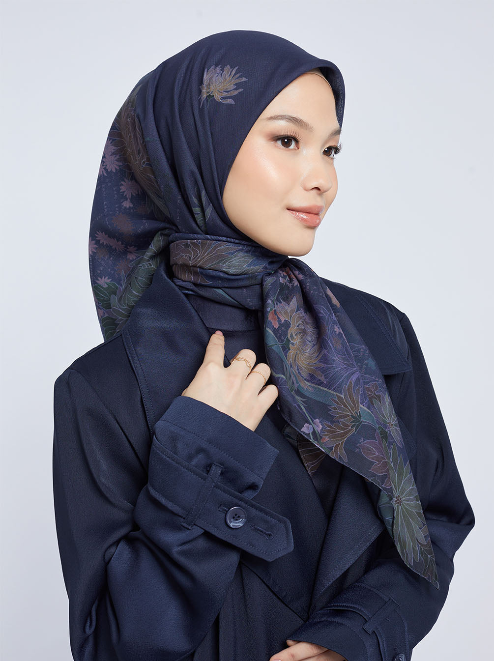 HARUNA FLOWERS SIGNATURE SCARF MIDNIGHT Kami Idea haruna-flowers-signature-scarf-midnight-kami-idea