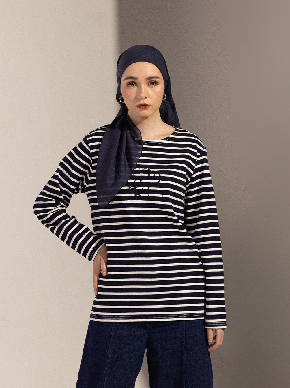 KIRA DEBOSS T-SHIRT TOP BLACK STRIPES