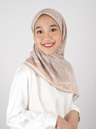 MONOGRAM SIGNATURE SCARF PEBBLE