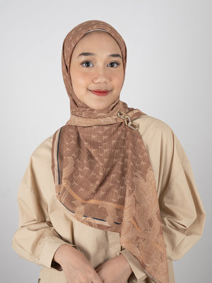 MONOGRAM SIGNATURE SCARF TOFFEE