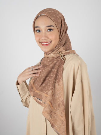 MONOGRAM SIGNATURE SCARF TOFFEE