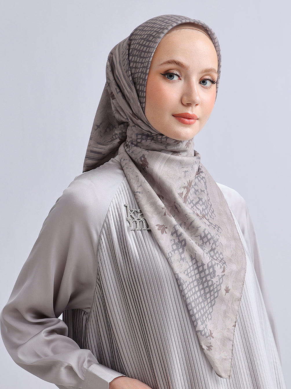 ORVA RAYA SIGNATURE SCARF ASH BROWN Kami Idea orva-raya-signature-scarf-ash-brown-kami-idea