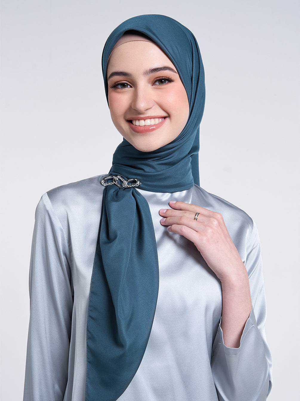 ULTRA SATIN SCARF PLAIN DEEP OCEAN