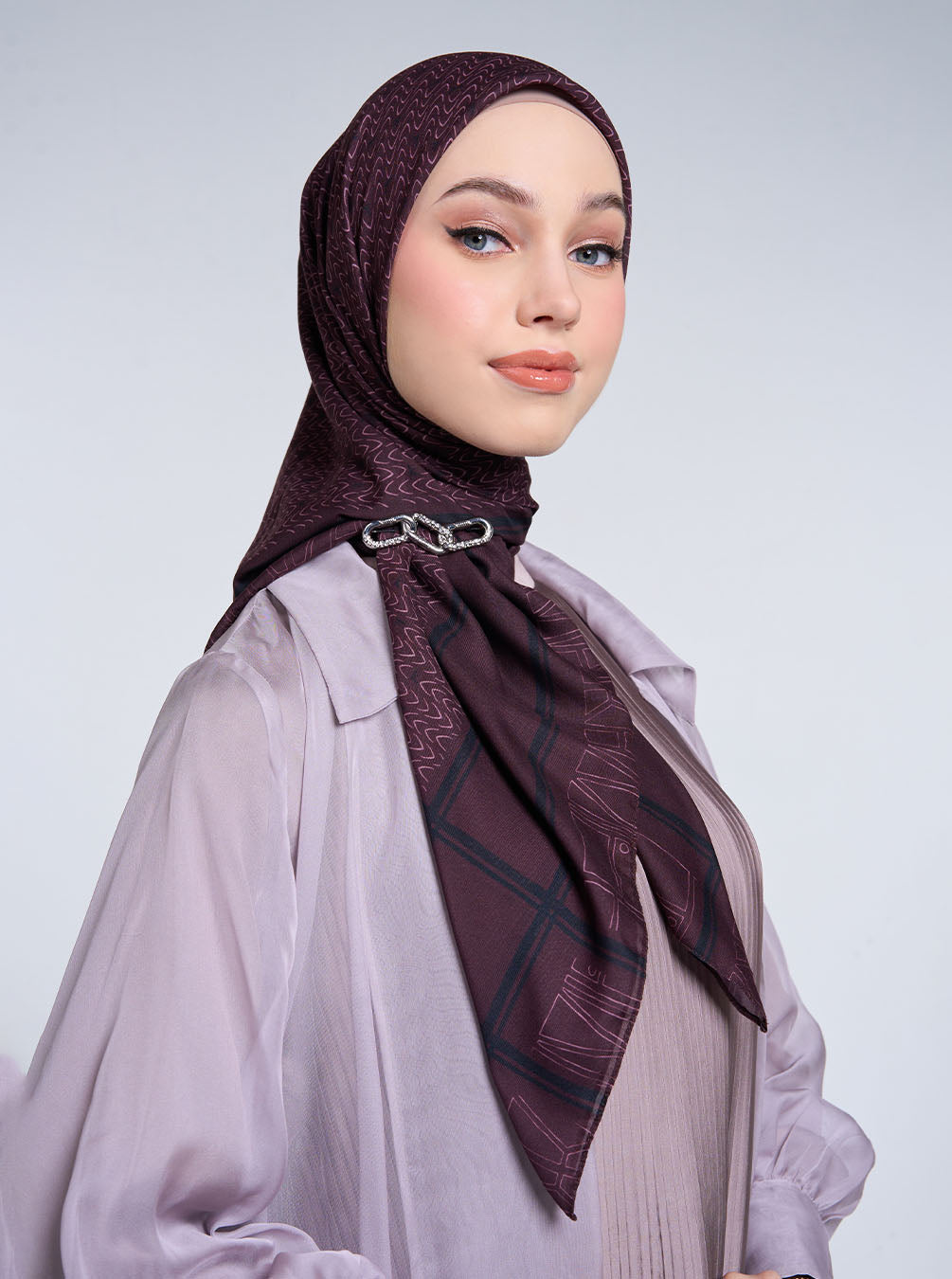 MONO CUBIC SIGNATURE SCARF GRAPE FIZZ