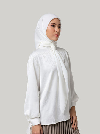 C.A.L.M SCARF PLAIN WHITE