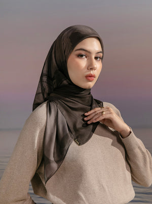 REVERIE SIGNATURE SCARF COFFEE